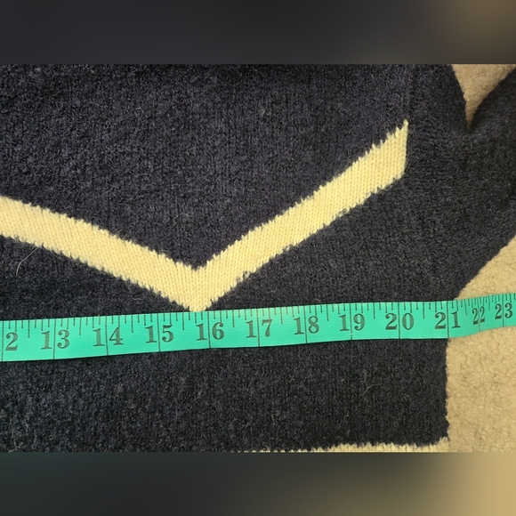 Ralph Lauren Wool Navy and Cream Chevron Striped Sweater. Size PXS - Picture 8 of 10